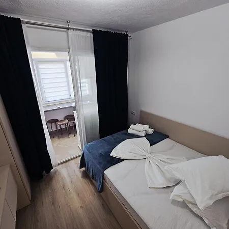 아파트 Garsoniera Cris & Ale 데포리노드