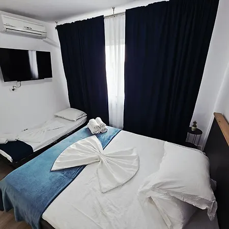 Garsoniera Cris & Ale 데포리노드