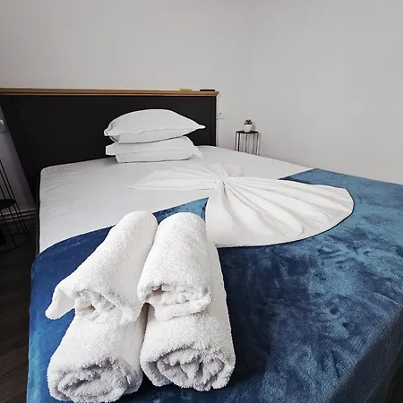 Garsoniera Cris & Ale *